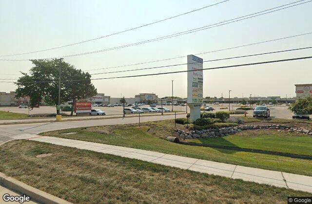 Street view of Aurora Avenue, Naperville, IL